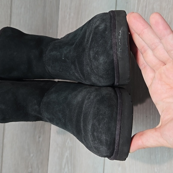 Ugg Australia Women's Black Suede Insulated Ankle Boots Wedge Shoes 10 - Picture 4 of 12